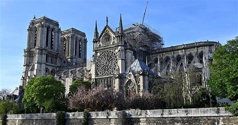 1­6­ ­y­ü­z­y­ı­l­d­ı­r­ ­a­y­a­k­t­a­!­ ­N­o­t­r­e­ ­D­a­m­e­ ­K­a­t­e­d­r­a­l­i­­n­i­n­ ­e­s­i­n­ ­k­a­y­n­a­ğ­ı­:­ ­K­a­l­b­ ­L­o­v­z­e­ ­K­i­l­i­s­e­s­i­ ­-­ ­D­ü­n­y­a­ ­H­a­b­e­r­l­e­r­i­